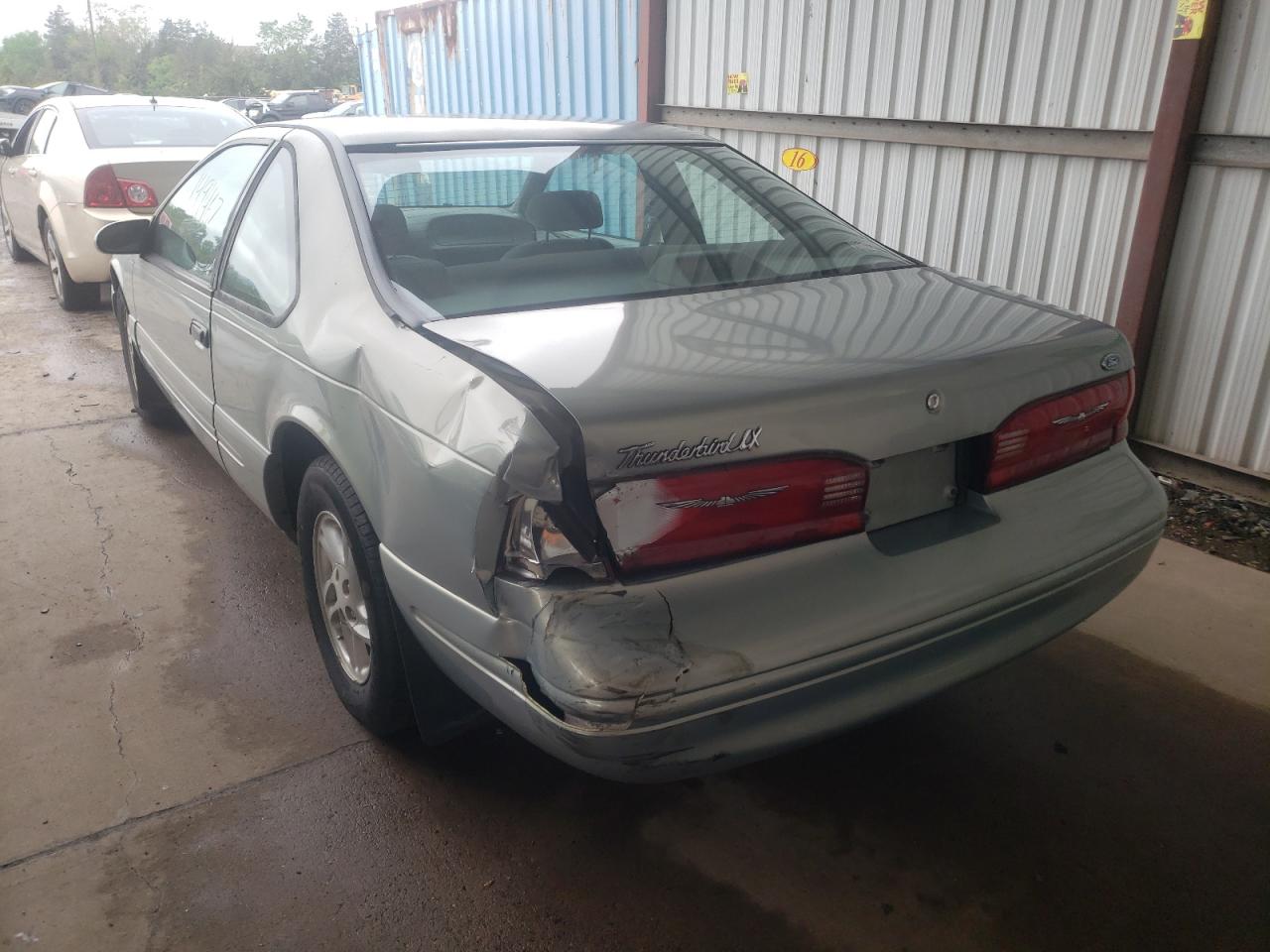 Photo 3 from auction – 1997 FORD THUNDERBIR with VIN 1FALP6249VH148979