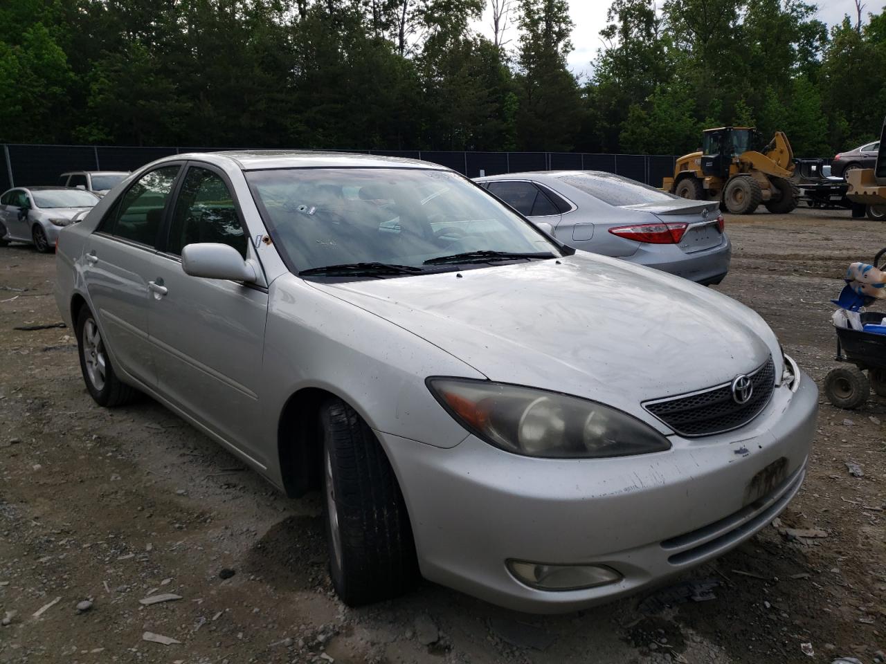 TOYOTA CAMRY LE 2004 with VIN 4T1BE32K44U271793 - Photo from auction