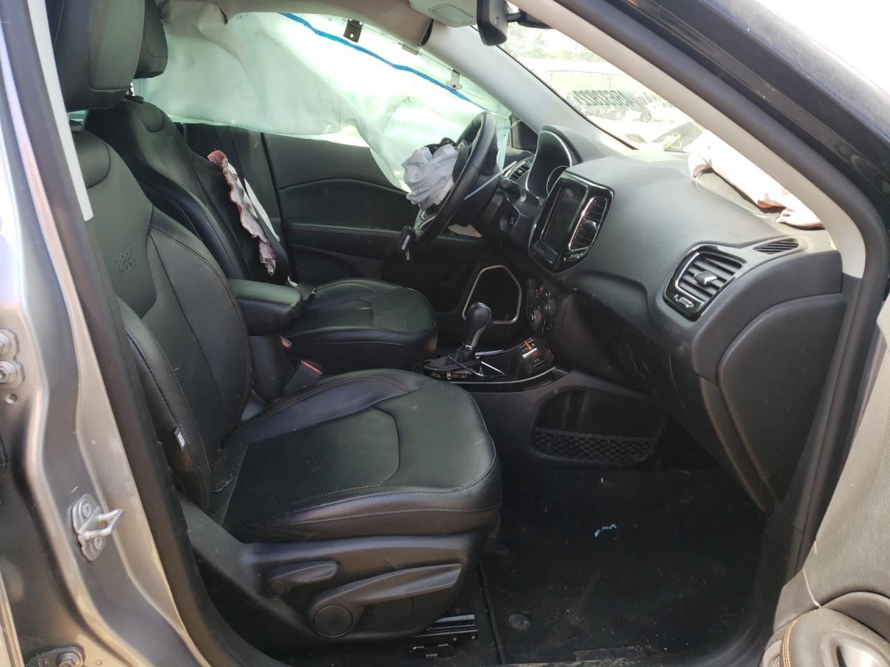 Photo 5 from auction – 2019 JEEP COMPASS LI with VIN 3C4NJCCB3KT649492