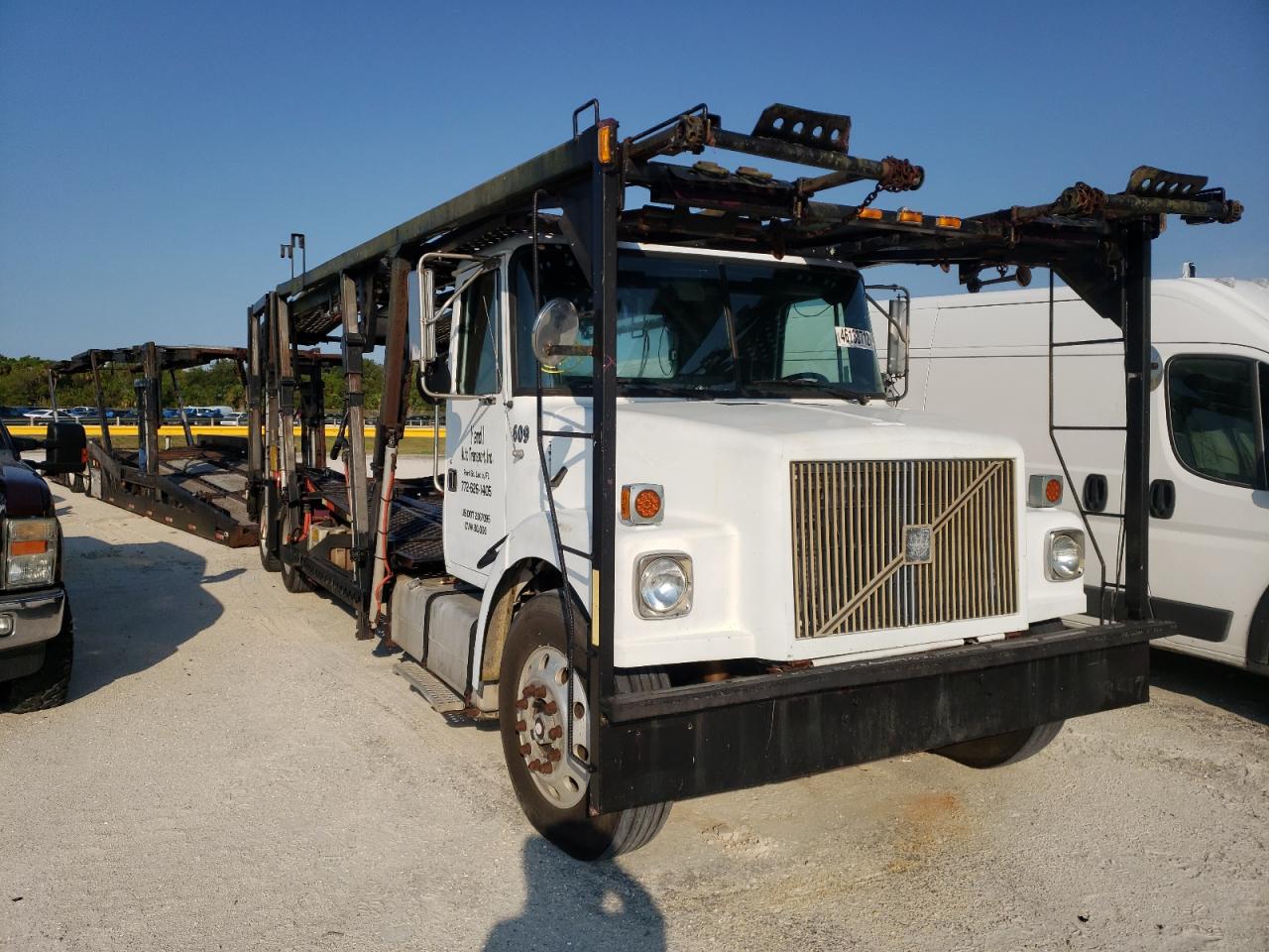 VOLVO CONVENTION 1996 with VIN 4V5PCBPF0TR719020 - Photo from auction
