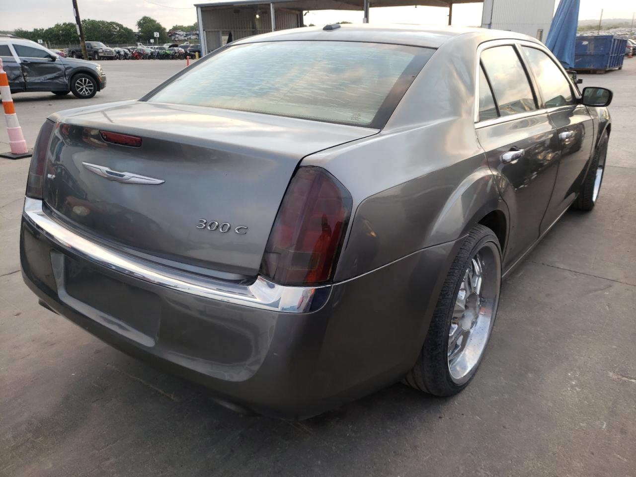 Photo 4 from auction – 2012 CHRYSLER 300 LIMITE with VIN 2C3CCACG6CH229239