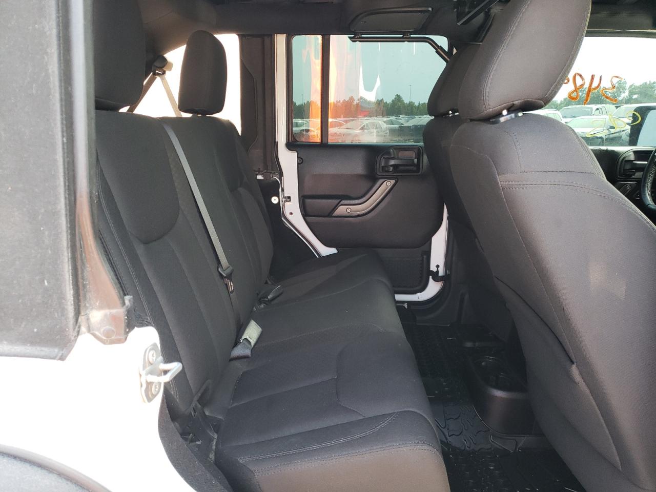 Photo 6 from auction – 2017 JEEP WRANGLER U with VIN 1C4BJWDG5HL581960