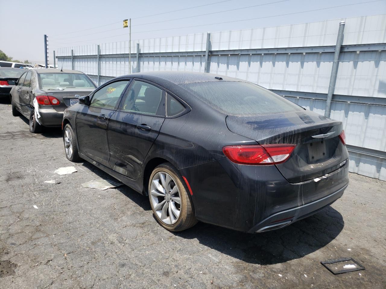 Photo 3 from auction – 2015 CHRYSLER 200 S with VIN 1C3CCCBG5FN517858