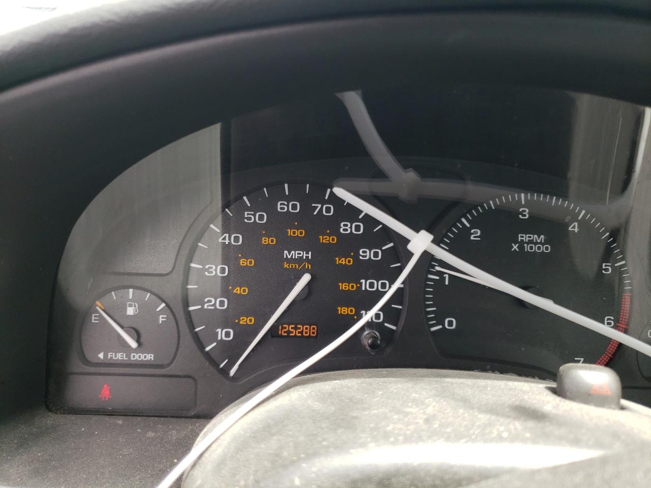 Zdjęcie 8 z aukcji – 2002 SATURN SC1 z VIN 1G8ZN12862Z174892