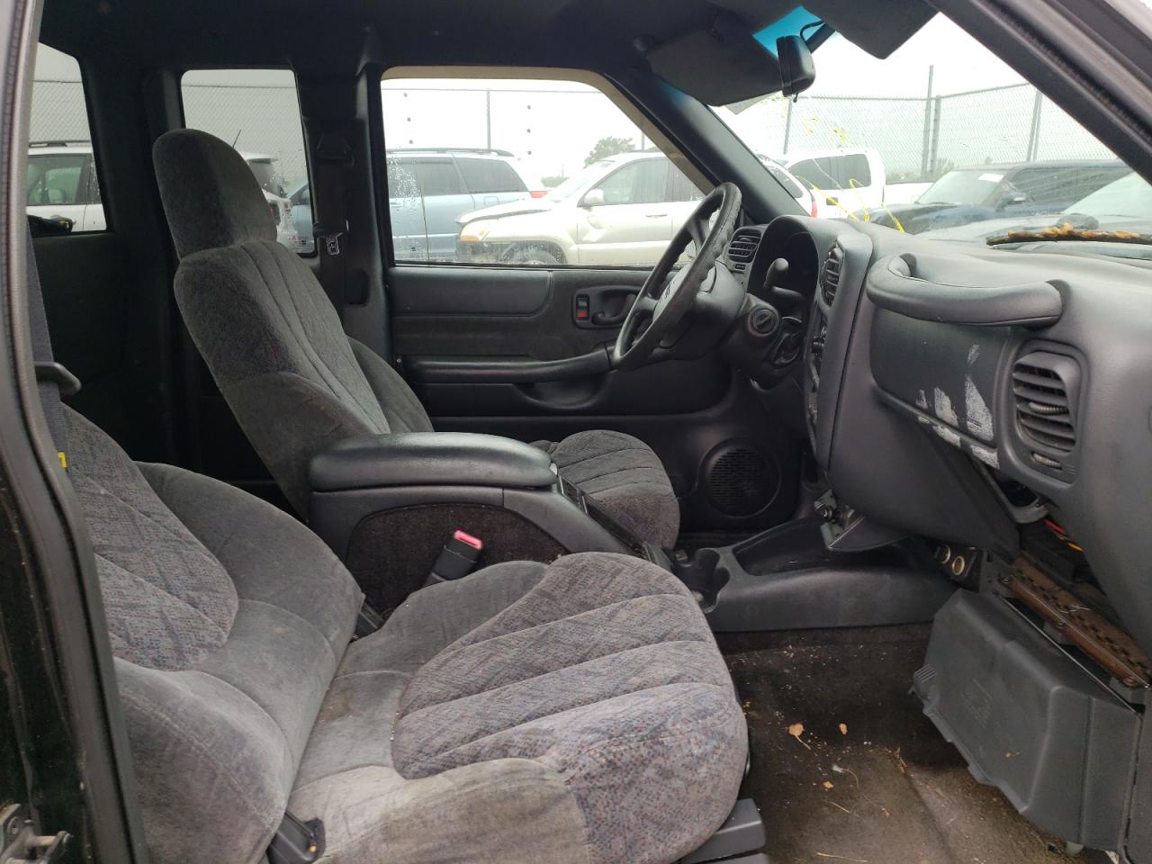 Photo 5 from auction – 2001 GMC SONOMA with VIN 1GTCS19W318220773
