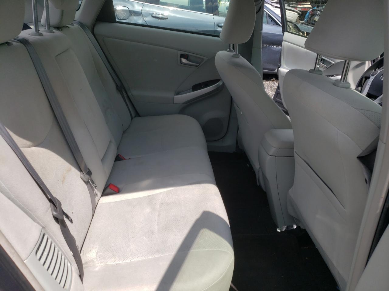 Photo 6 from auction – 2015 TOYOTA PRIUS with VIN JTDKN3DU3F1883409