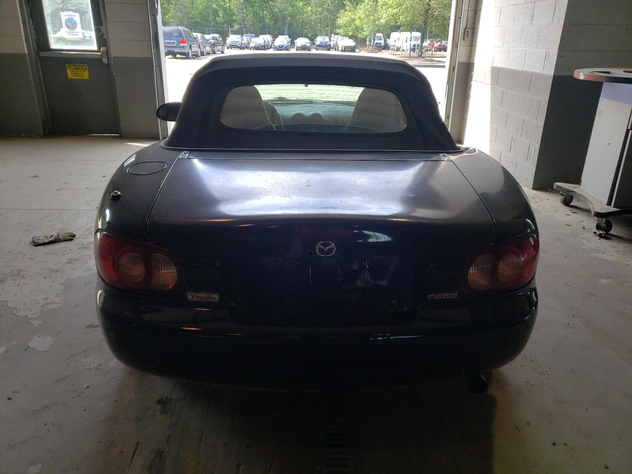 Photo 6 from auction – 2001 MAZDA MX-5 MIATA with VIN JM1NB353010201712
