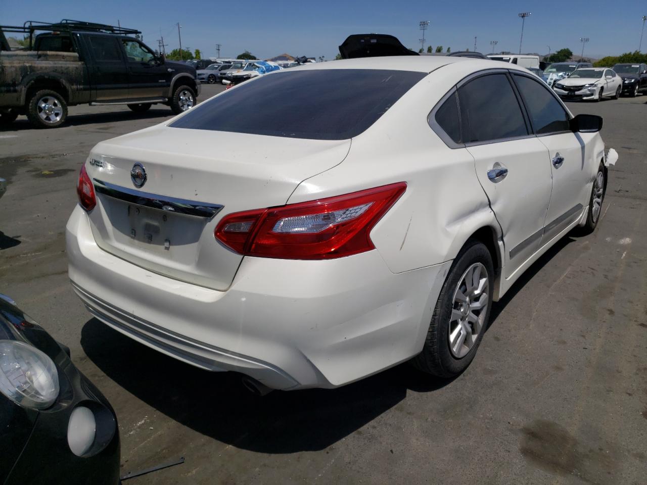 Photo 4 from auction – 2016 NISSAN ALTIMA 2.5 with VIN 1N4AL3AP1GC113768