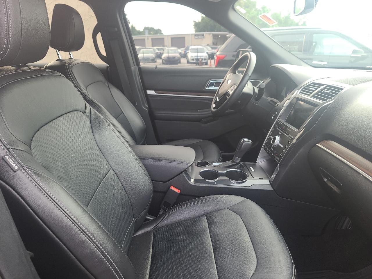 Photo 5 from auction – 2018 FORD EXPLORER L with VIN 1FM5K7F84JGB45875