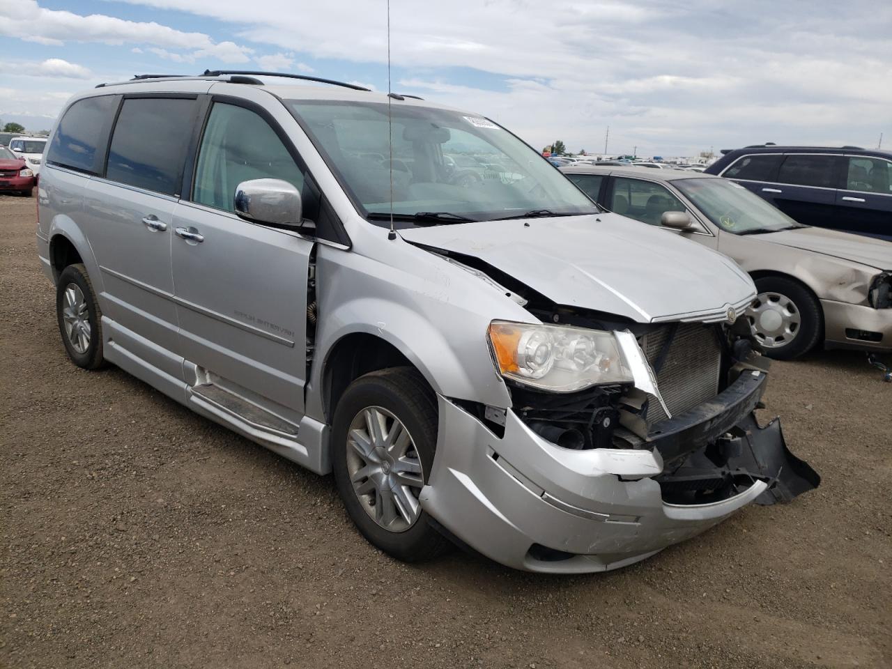 CHRYSLER TOWN & COU 2010 with VIN 2A4RR6DX1AR236004 - Photo from auction