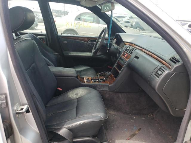 Photo 5 from auction – 1998 MERCEDES-BENZ E 430 with VIN WDBJF70F2WA682090