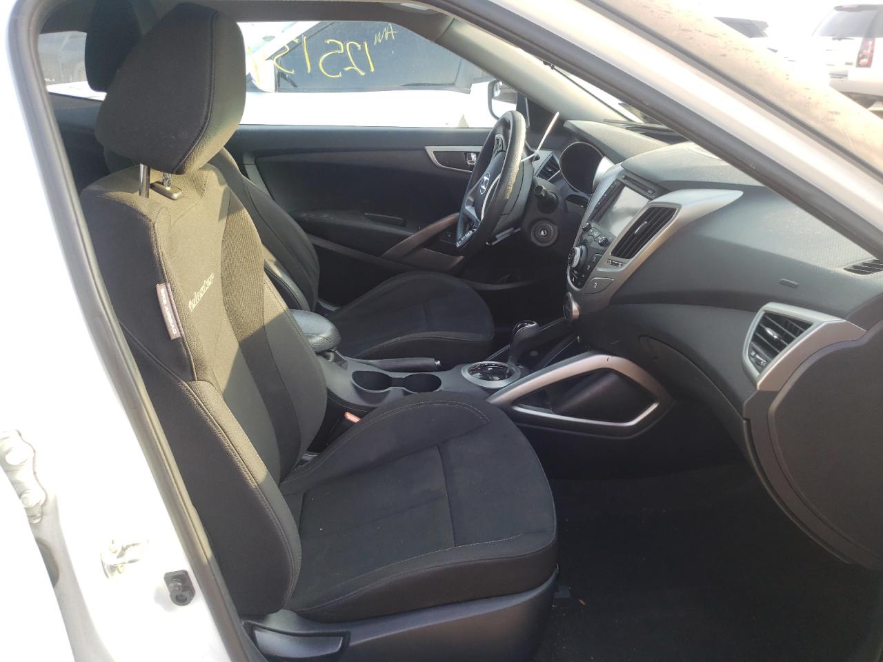 Photo 5 from auction – 2014 HYUNDAI VELOSTER with VIN KMHTC6AD9EU183774