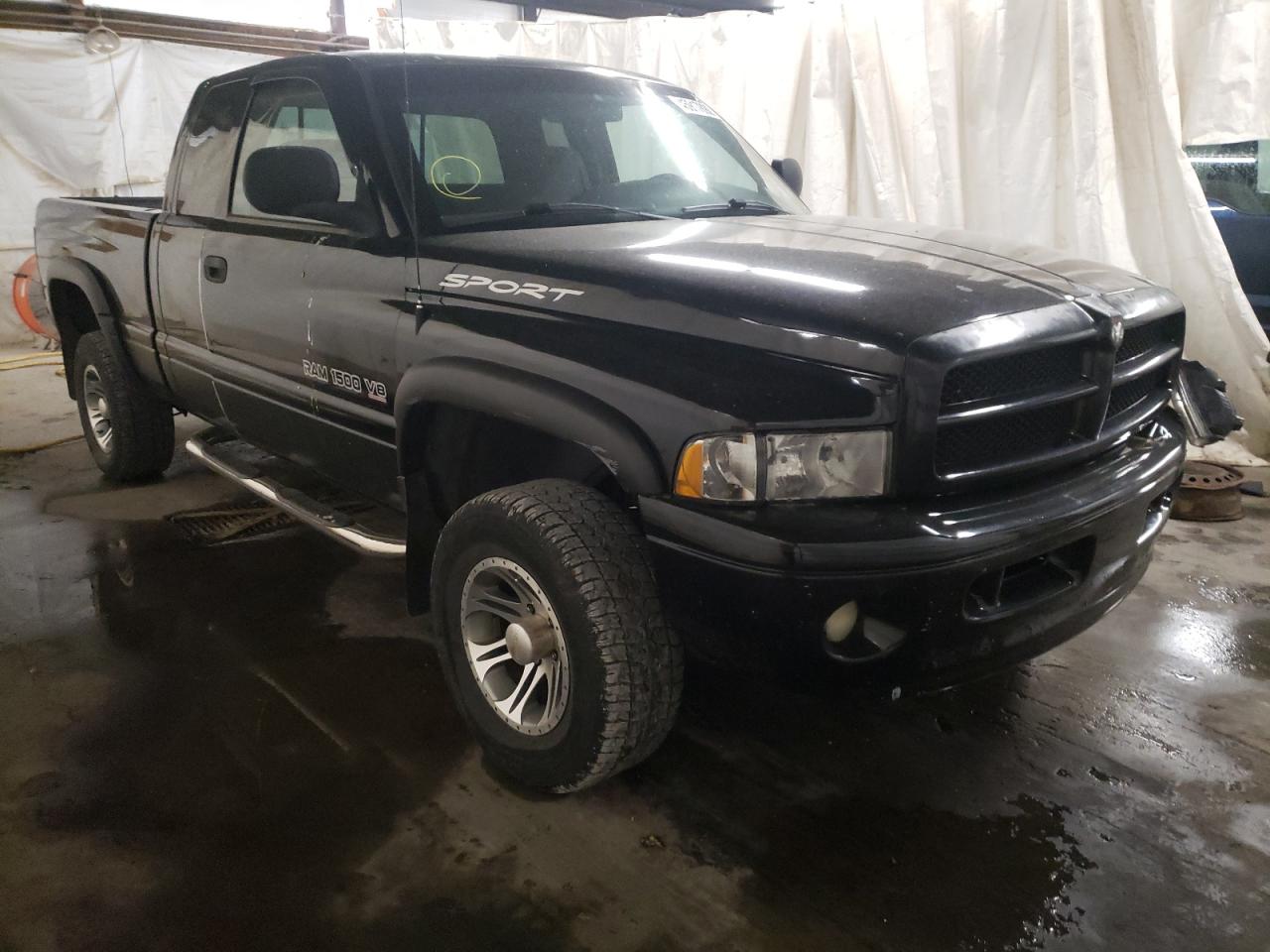 Photo 1 from auction – 1999 DODGE RAM 1500 with VIN 3B7HF13Y2XM570601