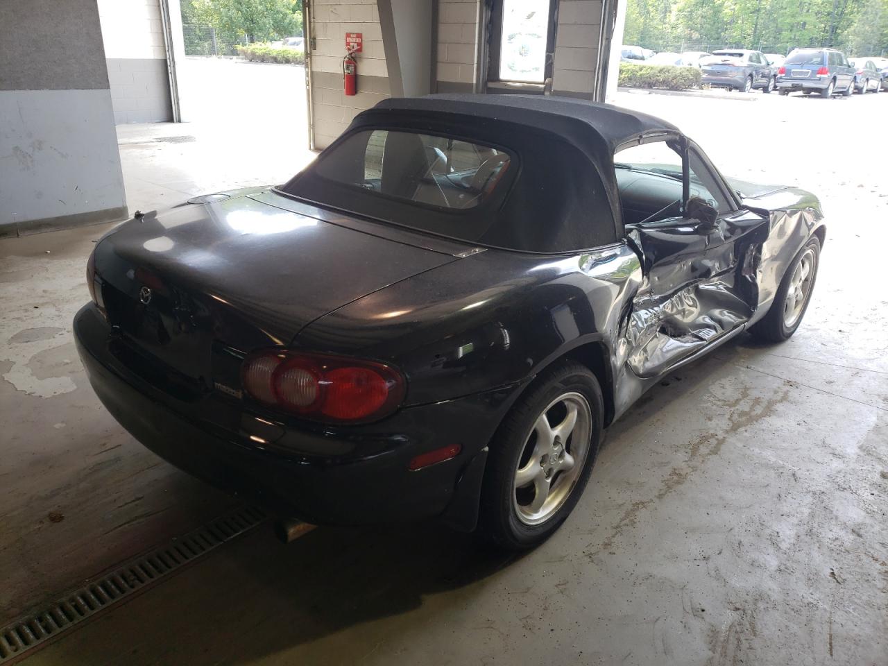 Photo 4 from auction – 2001 MAZDA MX-5 MIATA with VIN JM1NB353010201712