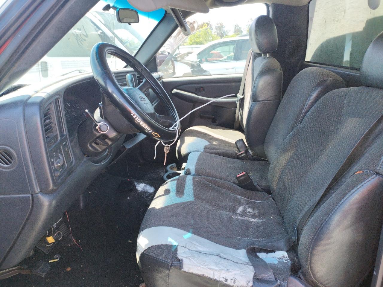 Photo 5 from auction – 2002 CHEVROLET SILVERADO with VIN 1GCEC14X72Z125117