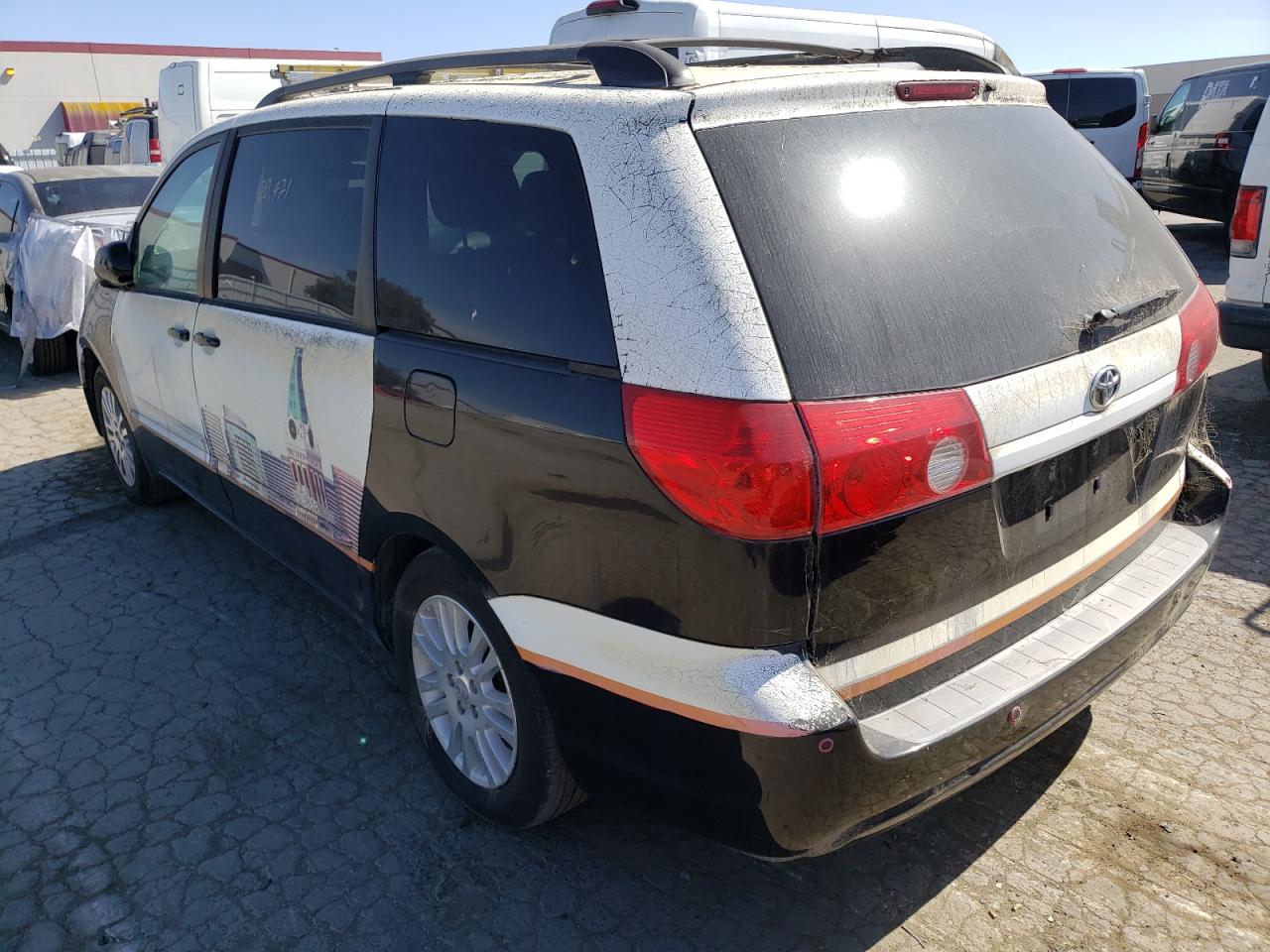 Photo 3 from auction – 2009 TOYOTA SIEANNA with VIN 5TDZK22C09S228465