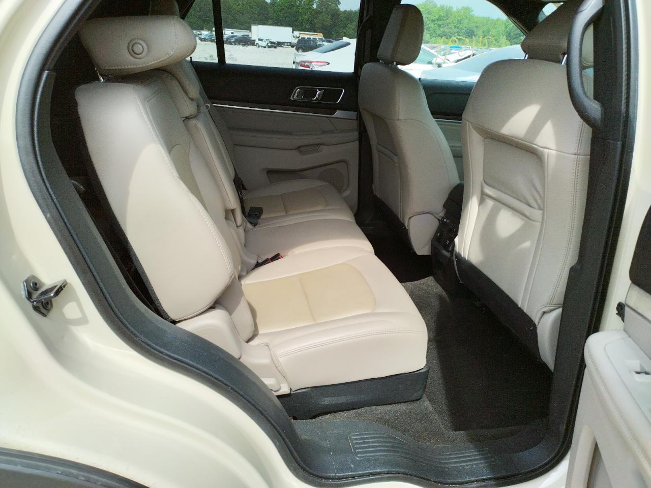 Photo 6 from auction – 2018 FORD EXPLORER L with VIN 1FM5K7F89JGA87181