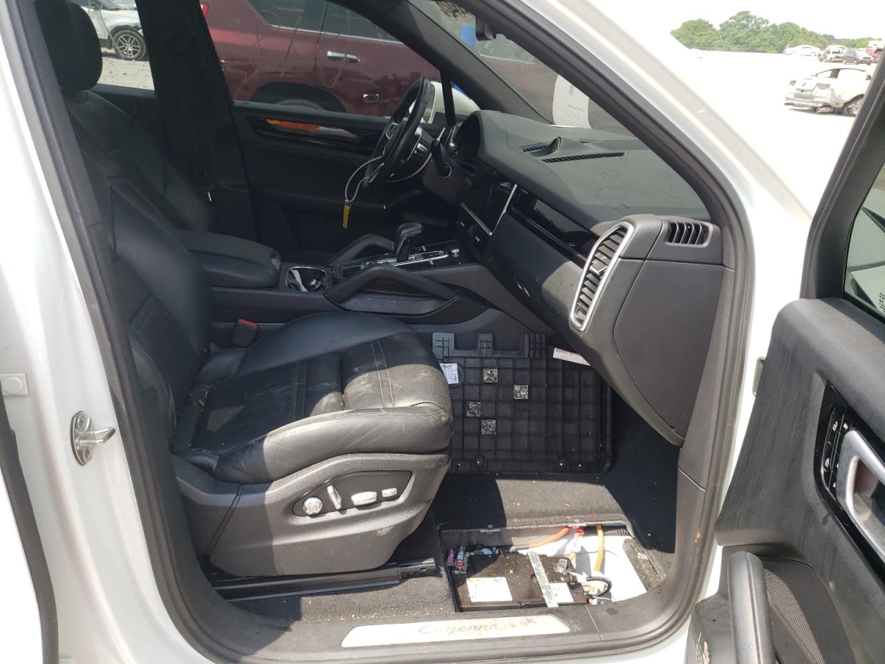 Photo 5 from auction – 2019 PORSCHE CAYENNE with VIN WP1AA2AY4KDA18741