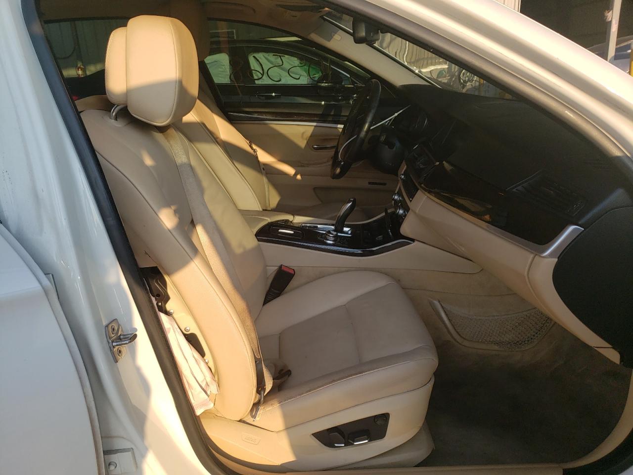 Photo 5 from auction – 2012 BMW 528 I with VIN WBAXG5C55CDX03294