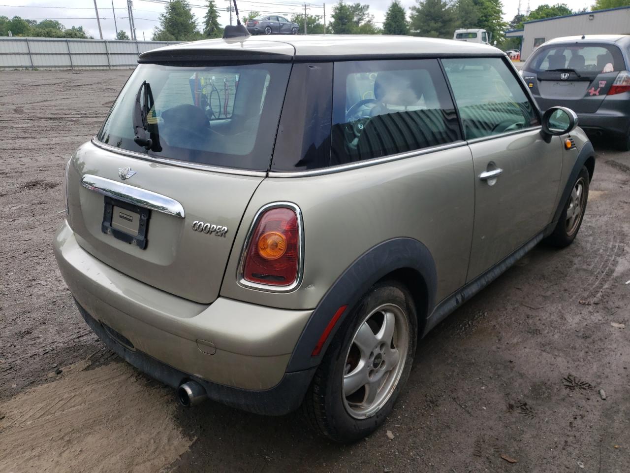 Photo 4 from auction – 2007 MINI COOPER with VIN WMWMF33597TT53299