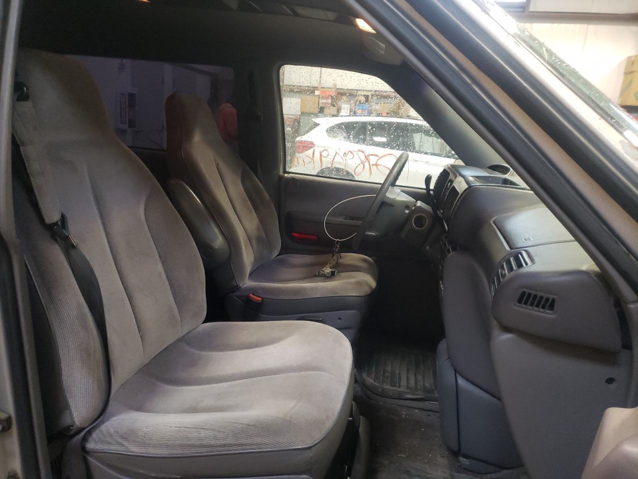 Photo 5 from auction – 1995 DODGE CARAVAN SE with VIN 2B4GH45R2SR275235