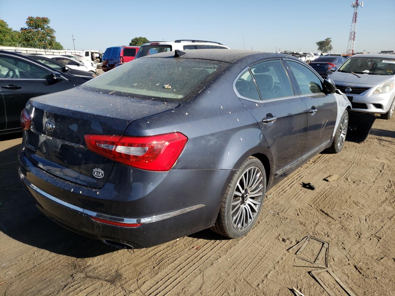 Photo 4 from auction – 2014 KIA CADENZA PR with VIN KNALN4D71E5128641