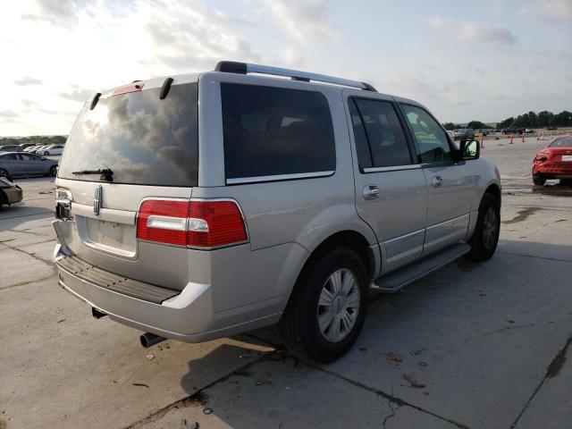 Photo 4 from auction – 2007 LINCOLN NAVIGATOR with VIN 5LMFU275X7LJ06453
