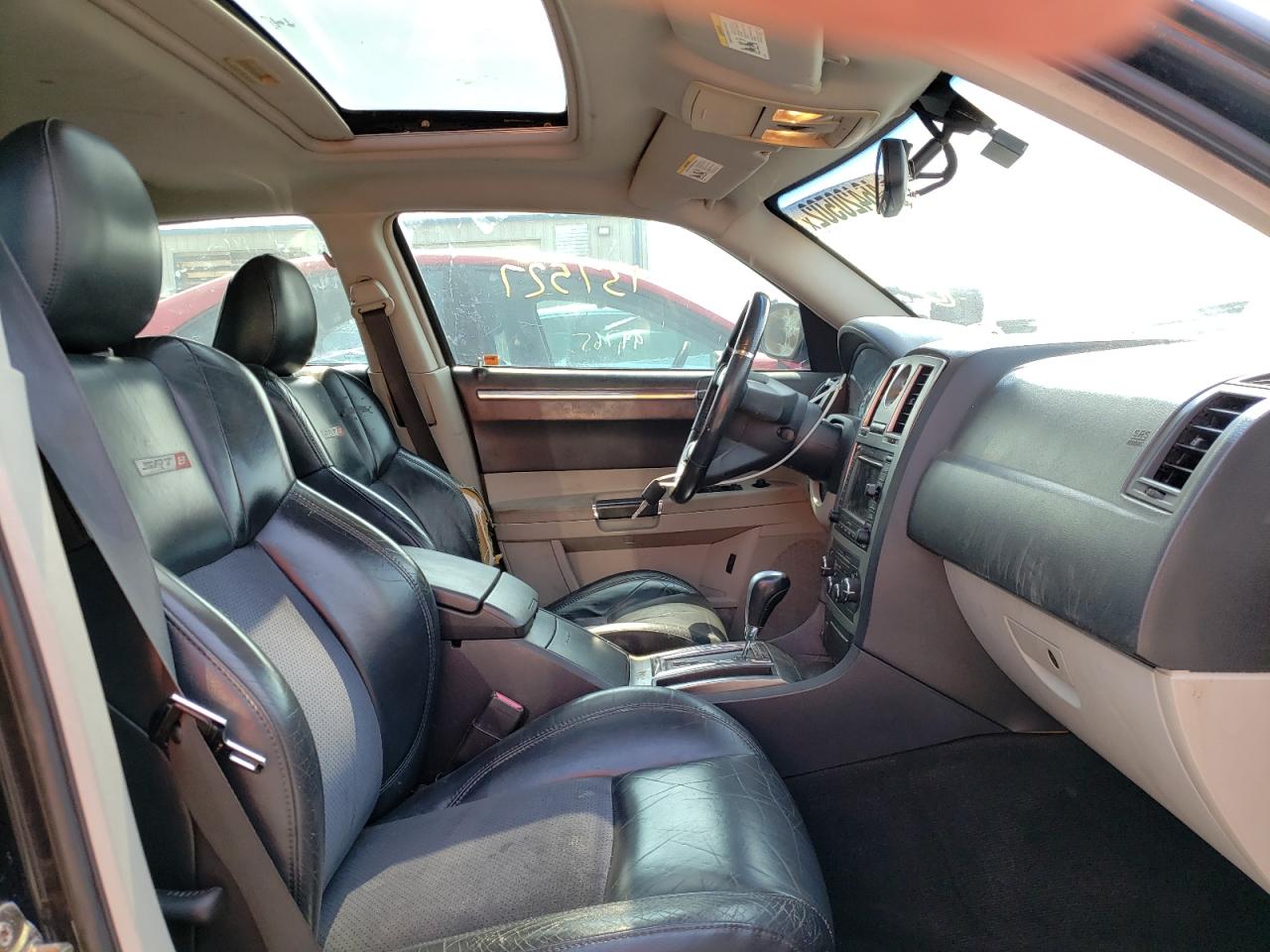 Photo 5 from auction – 2006 CHRYSLER 300C SRT-8 with VIN 2C3LA73W46H249378