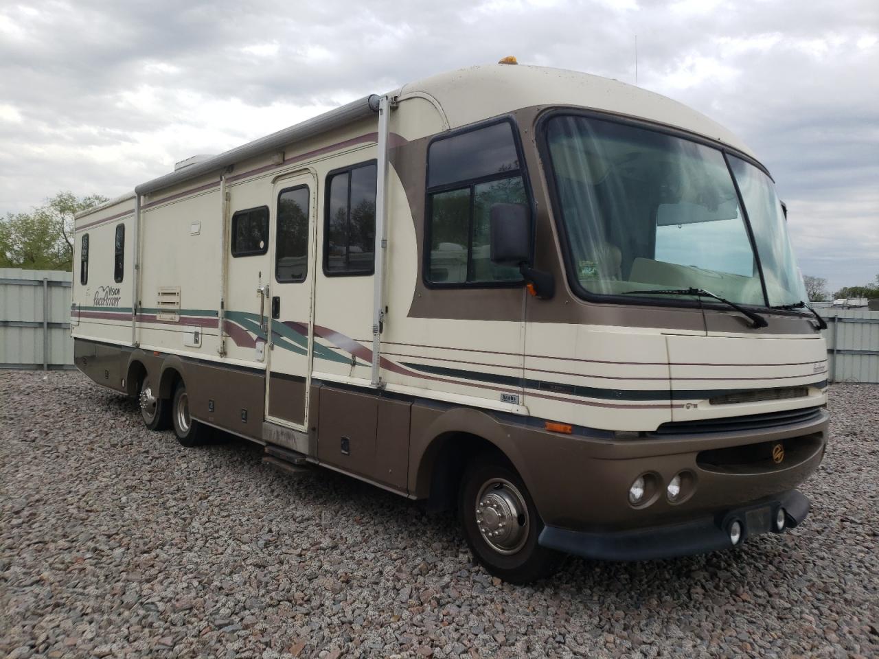 PACE MOTORHOME 1997 with VIN 3FCMF53G0VJA03945 - Photo from auction