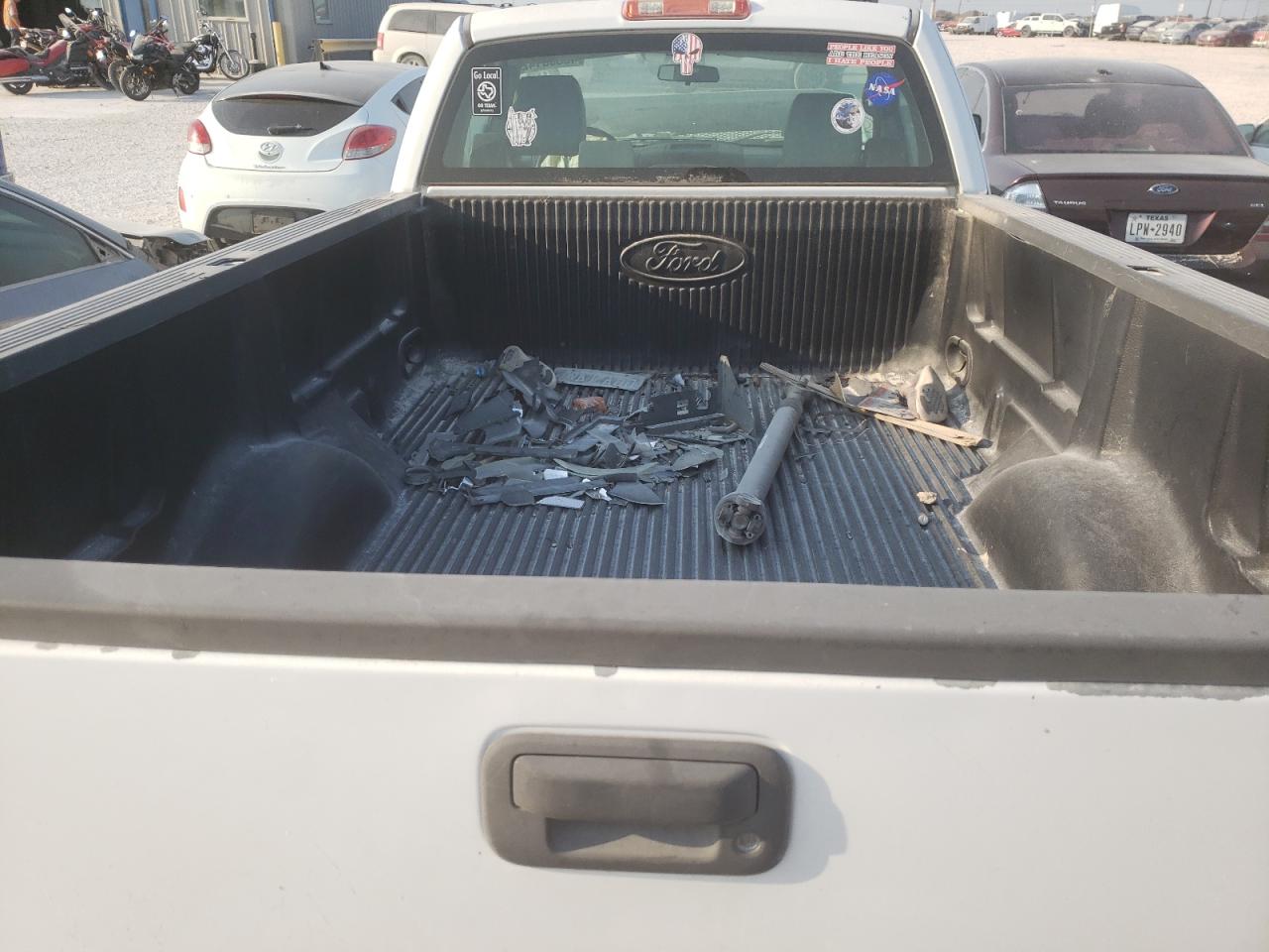 Photo 6 from auction – 2005 FORD F150 with VIN 1FTRF12295NB43338