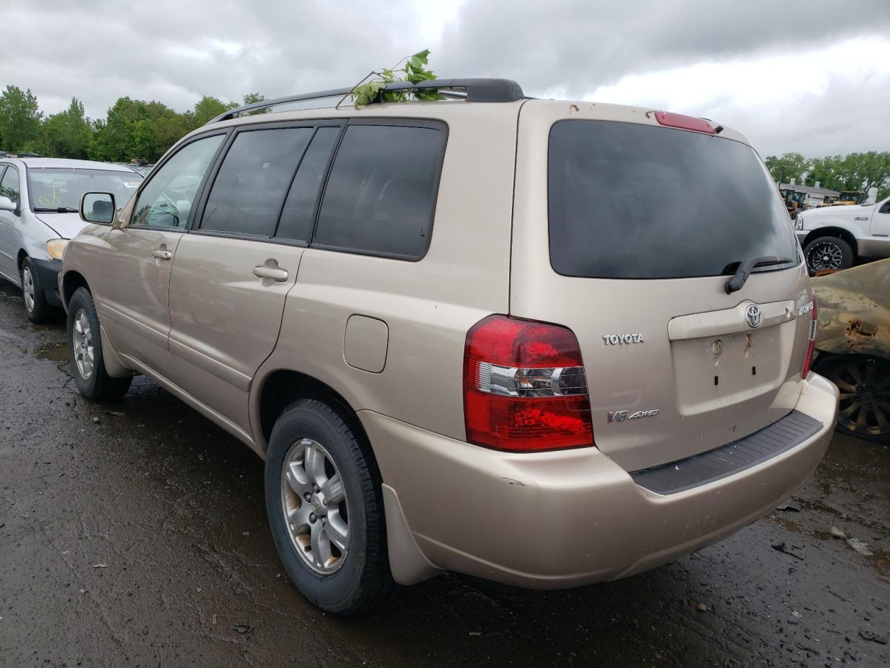 Photo 3 from auction – 2005 TOYOTA HIGHLANDER with VIN JTEEP21A050072307