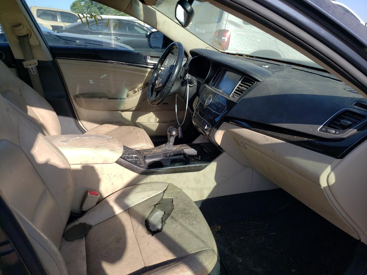 Photo 5 from auction – 2014 KIA CADENZA PR with VIN KNALN4D71E5128641