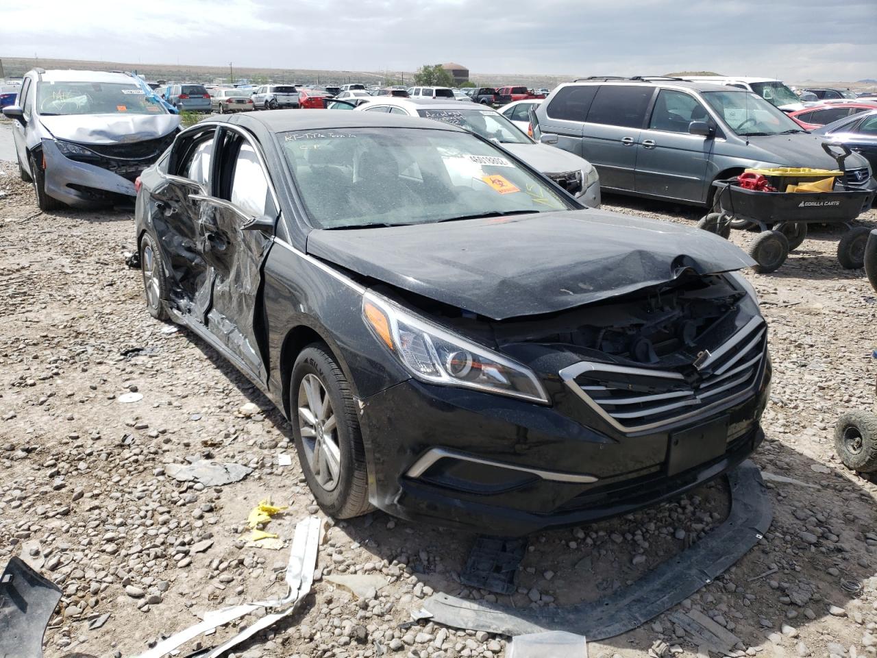 HYUNDAI SONATA SE 2017 with VIN 5NPE24AF7HH533780 - Photo from auction