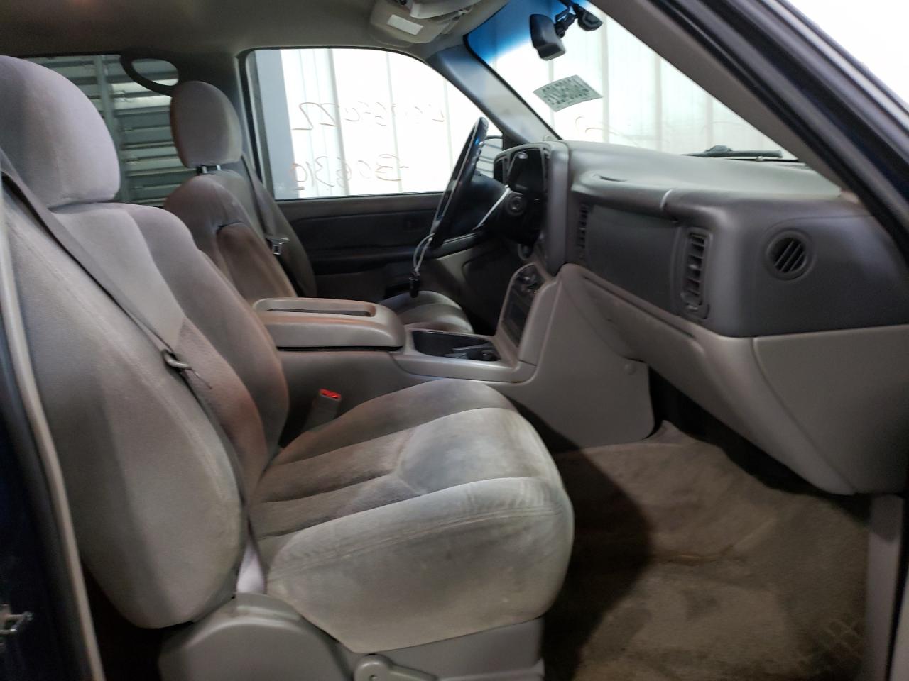 Photo 5 from auction – 2003 CHEVROLET SUBURBAN K with VIN 1GNFK16Z33J315624