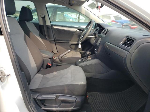 Photo 5 from auction – 2017 VOLKSWAGEN JETTA S with VIN 3VW2B7AJXHM333038