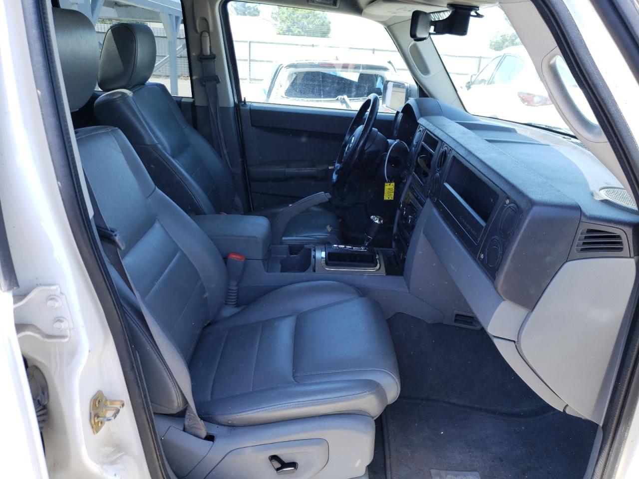 Photo 5 from auction – 2007 JEEP COMMANDER with VIN 1J8HH48K27C510392