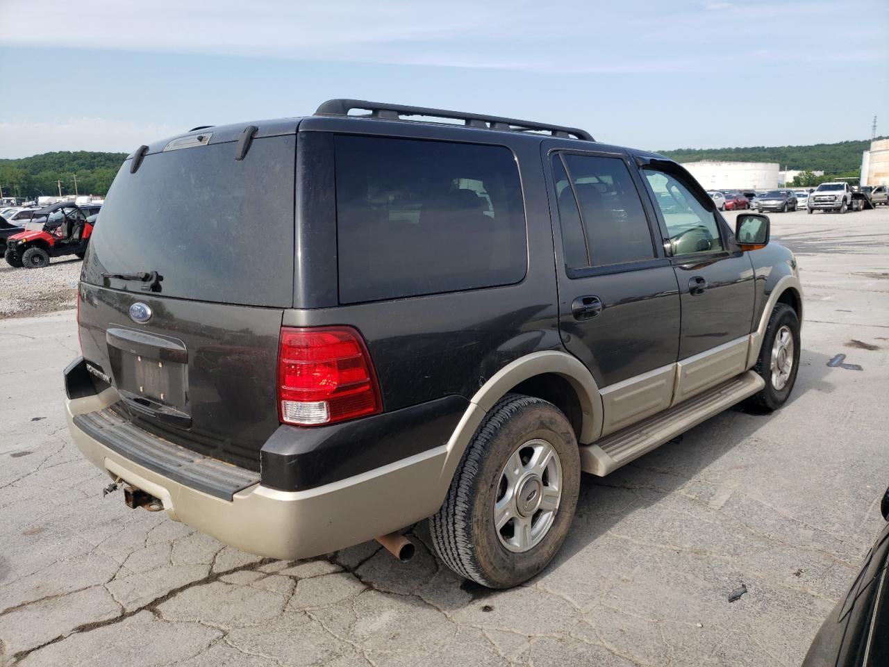 Photo 4 from auction – 2006 FORD EXPEDITION with VIN 1FMPU17546LA16232