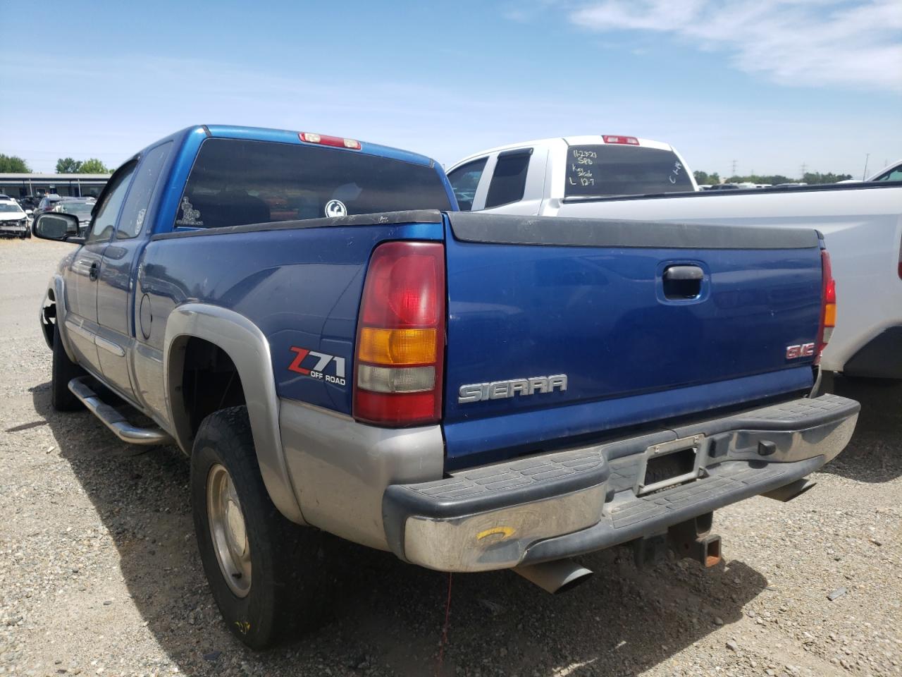 Photo 3 from auction – 2003 GMC NEW SIERRA with VIN 2GTEK19T531235084