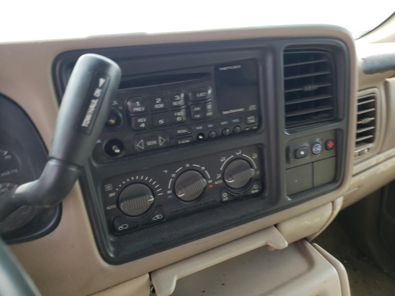 Photo 9 from auction – 2002 GMC YUKON with VIN 1GKEK13Z02R166845