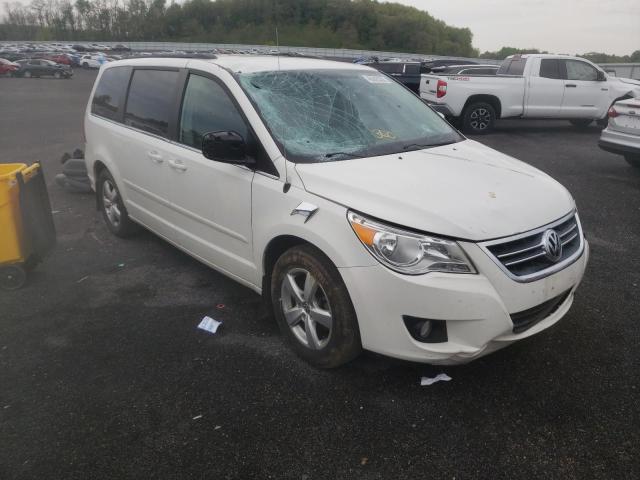 VOLKSWAGEN ROUTAN SE 2011 with VIN 2V4RW3DG5BR789520 - Photo from auction
