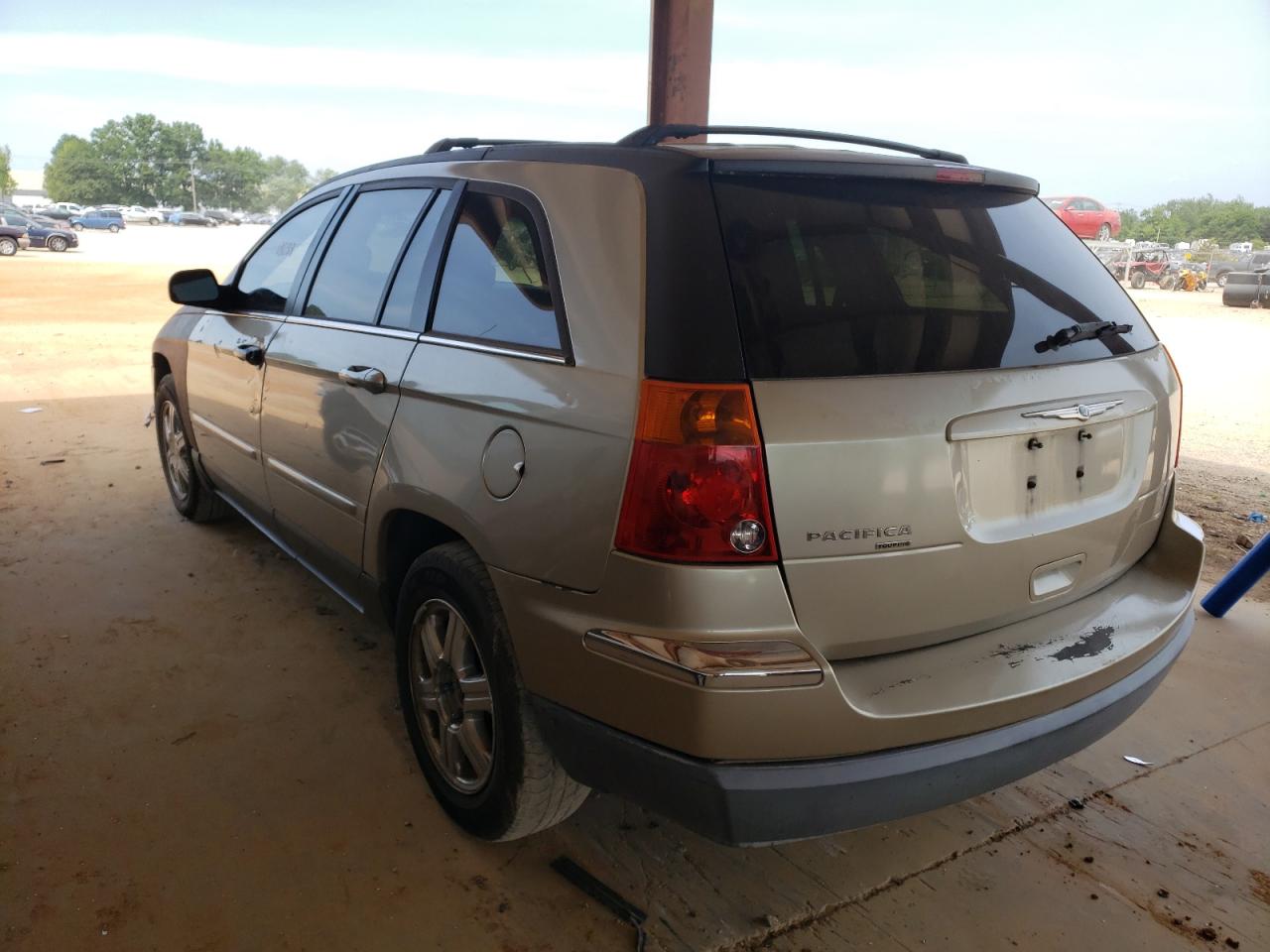 Photo 3 from auction – 2005 CHRYSLER PACIFICA T with VIN 2C4GM68435R670829