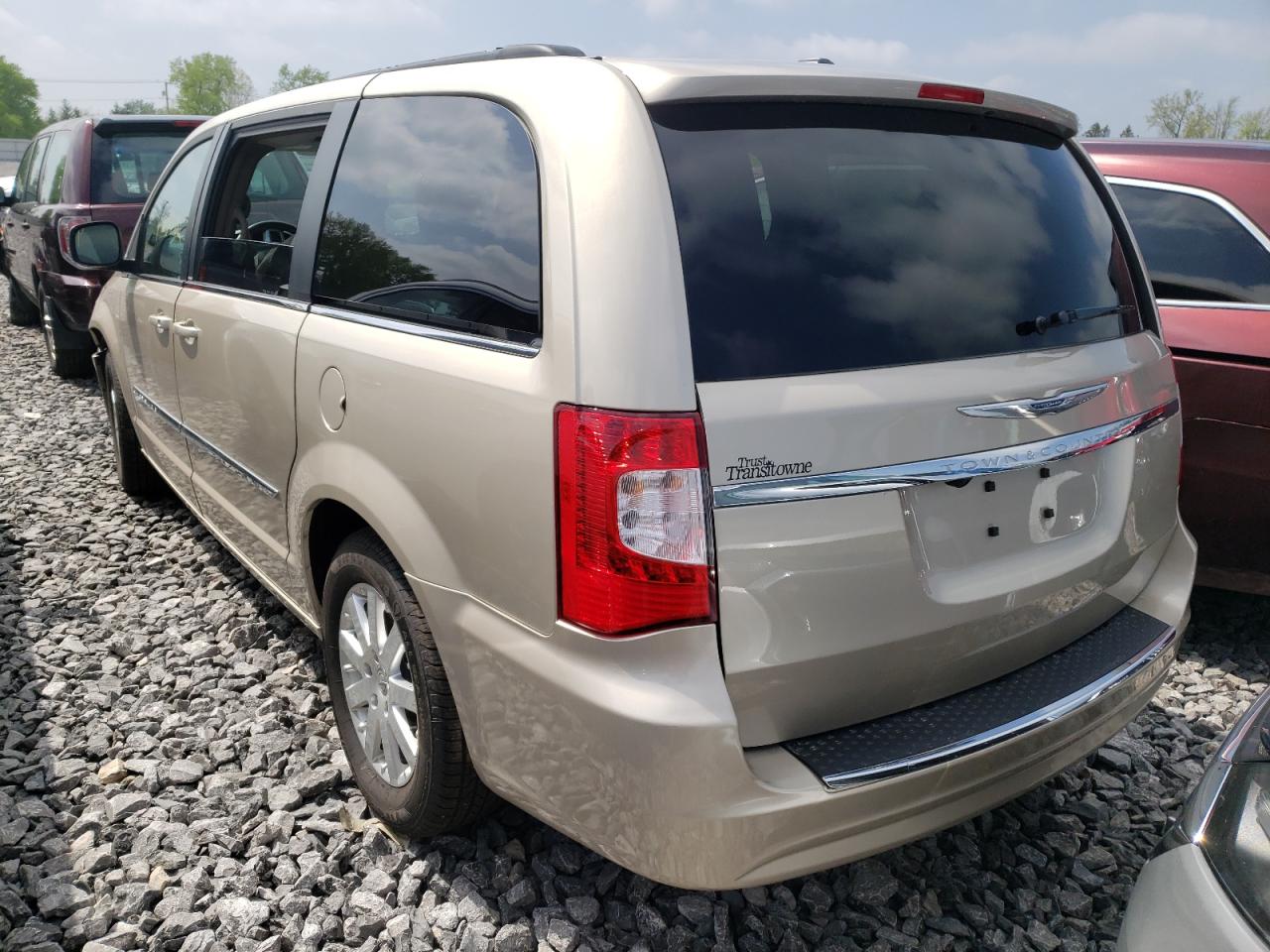 Photo 3 from auction – 2014 CHRYSLER TOWN & COU with VIN 2C4RC1BG4ER165187