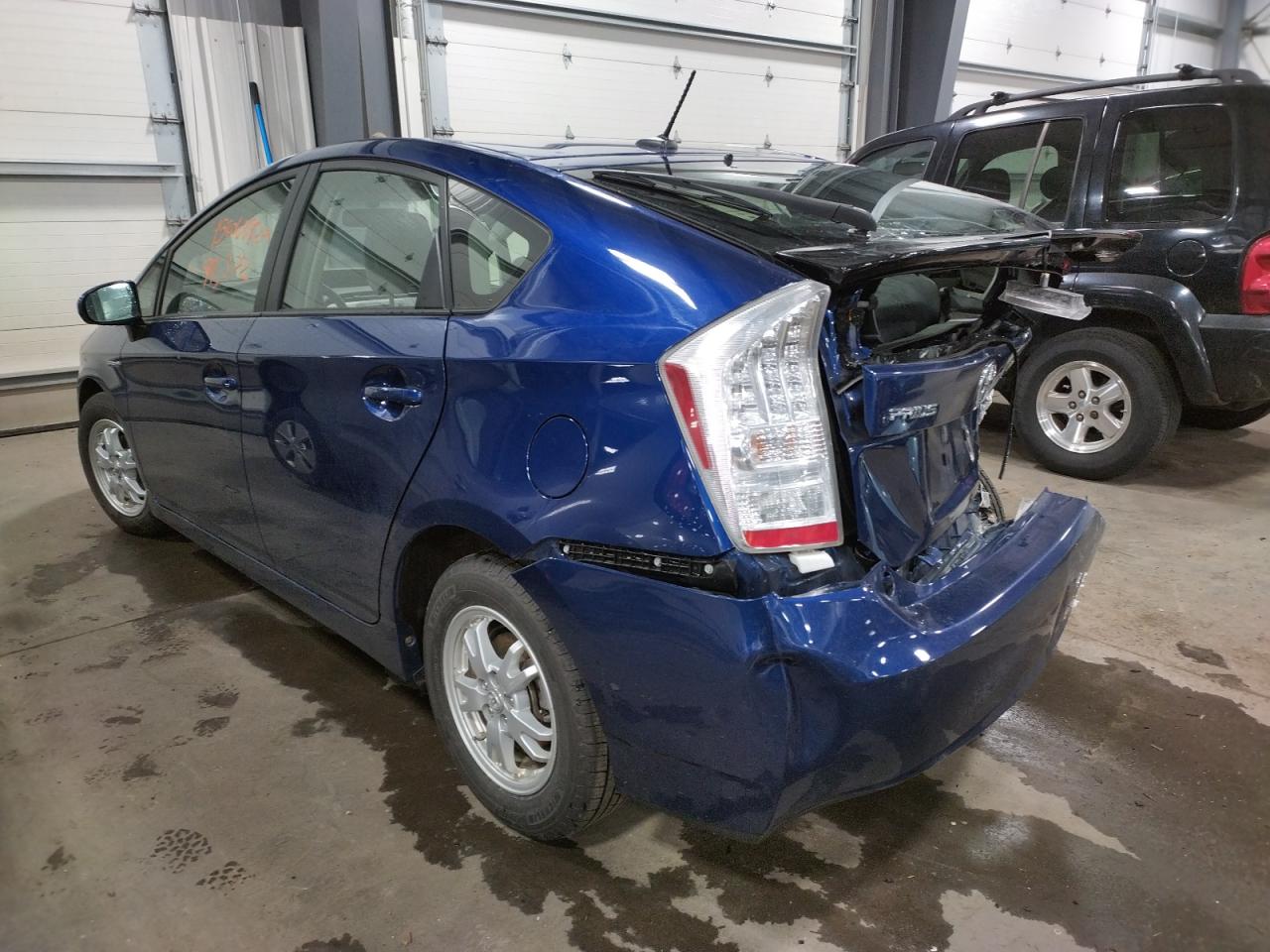 Photo 3 from auction – 2011 TOYOTA PRIUS with VIN JTDKN3DUXB1358910