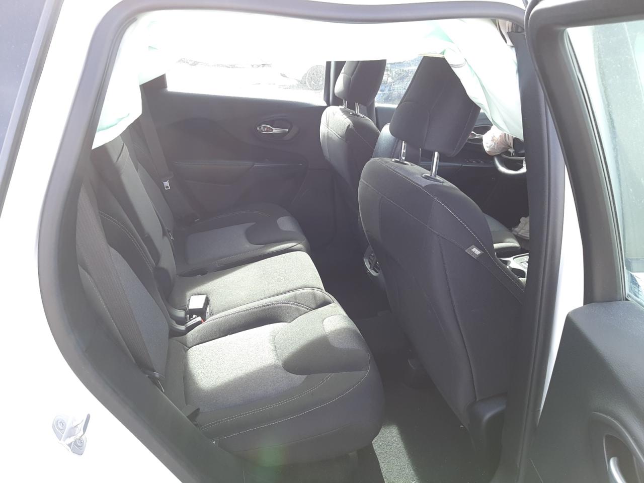 Photo 6 from auction – 2015 JEEP CHEROKEE S with VIN 1C4PJLAB9FW762228