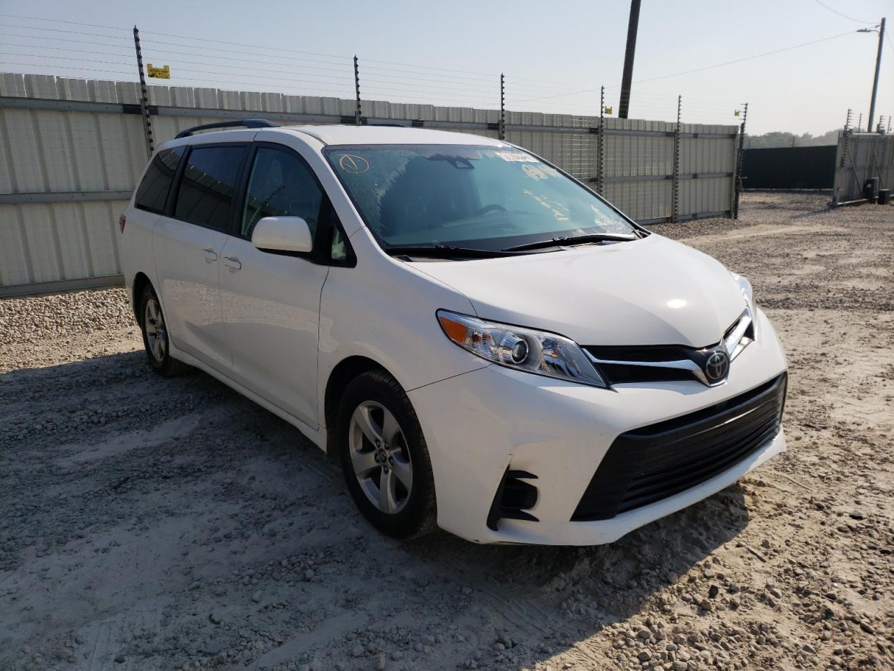 TOYOTA SIENNA LE 2019 with VIN 5TDKZ3DC6KS993296 - Photo from auction