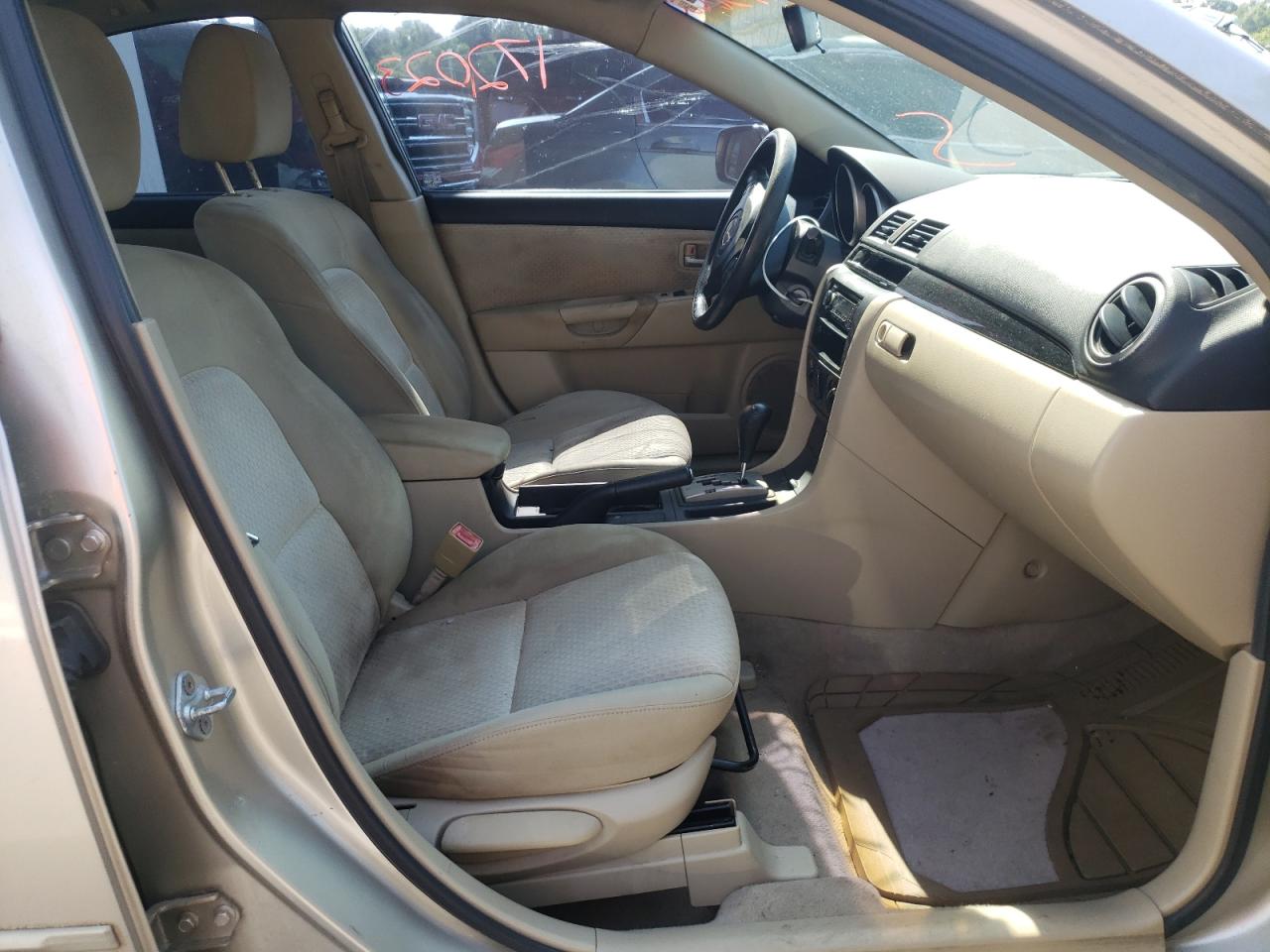 Photo 5 from auction – 2005 MAZDA 3 with VIN JM1BK12F951306948