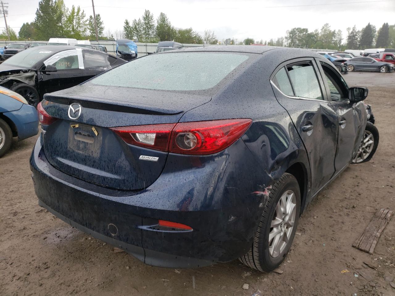 Photo 4 from auction – 2014 MAZDA 3 TOURING with VIN JM1BM1V72E1113832