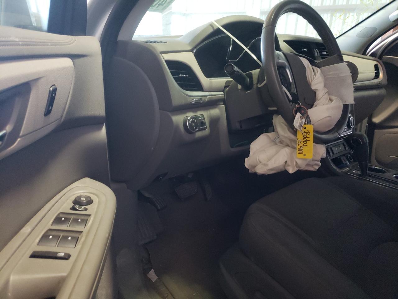 Photo 9 from auction – 2016 CHEVROLET TRAVERSE L with VIN 1GNKRHKD2GJ286894
