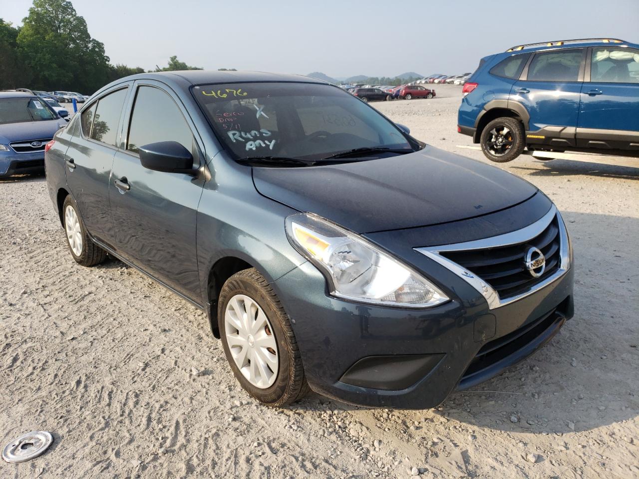 NISSAN VERSA S 2017 con VIN 3N1CN7AP4HL891771 - Foto de la subasta