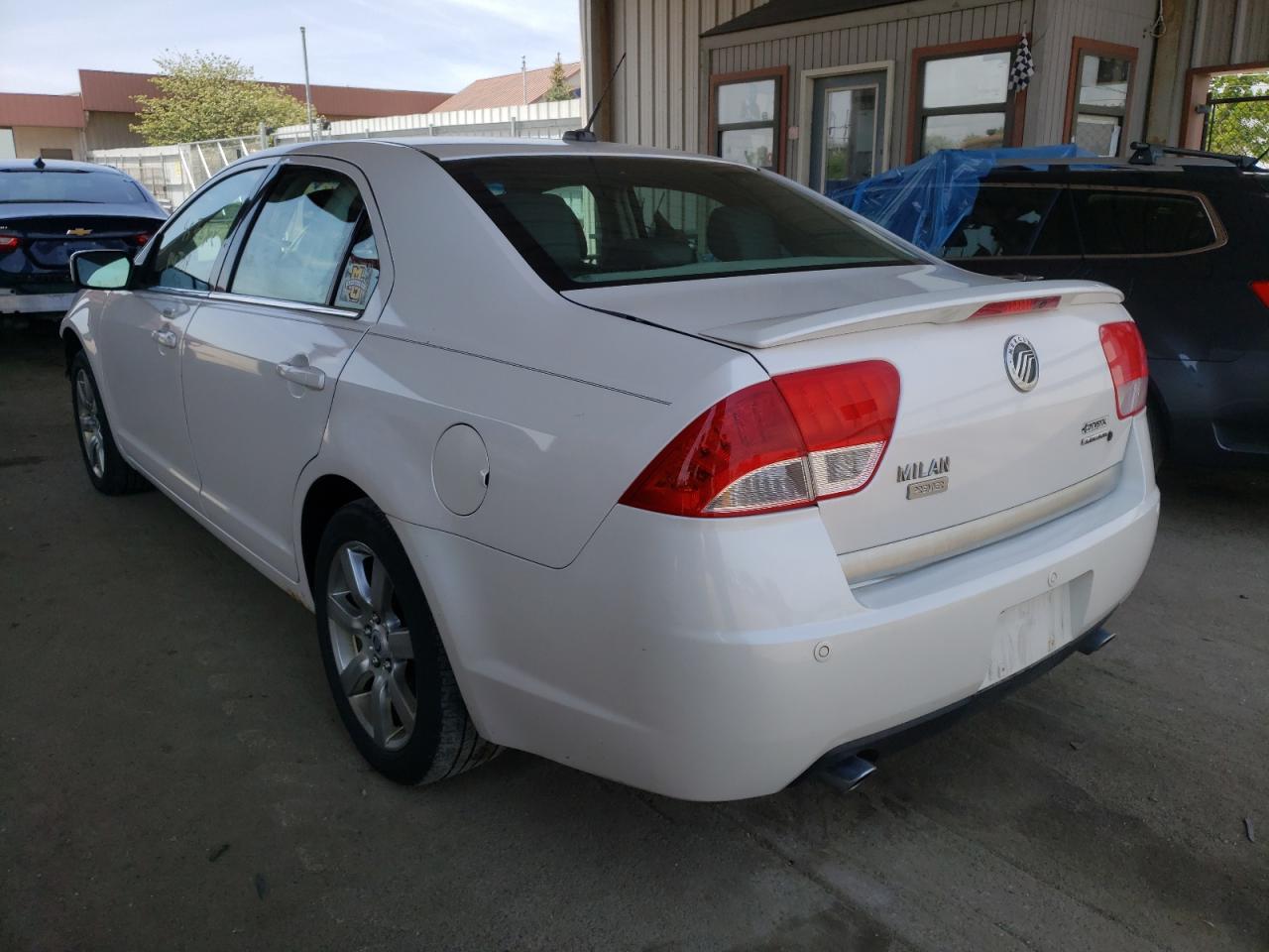 Photo 3 from auction – 2011 MERCURY MILAN PREM with VIN 3MEHM0JGXBR601243